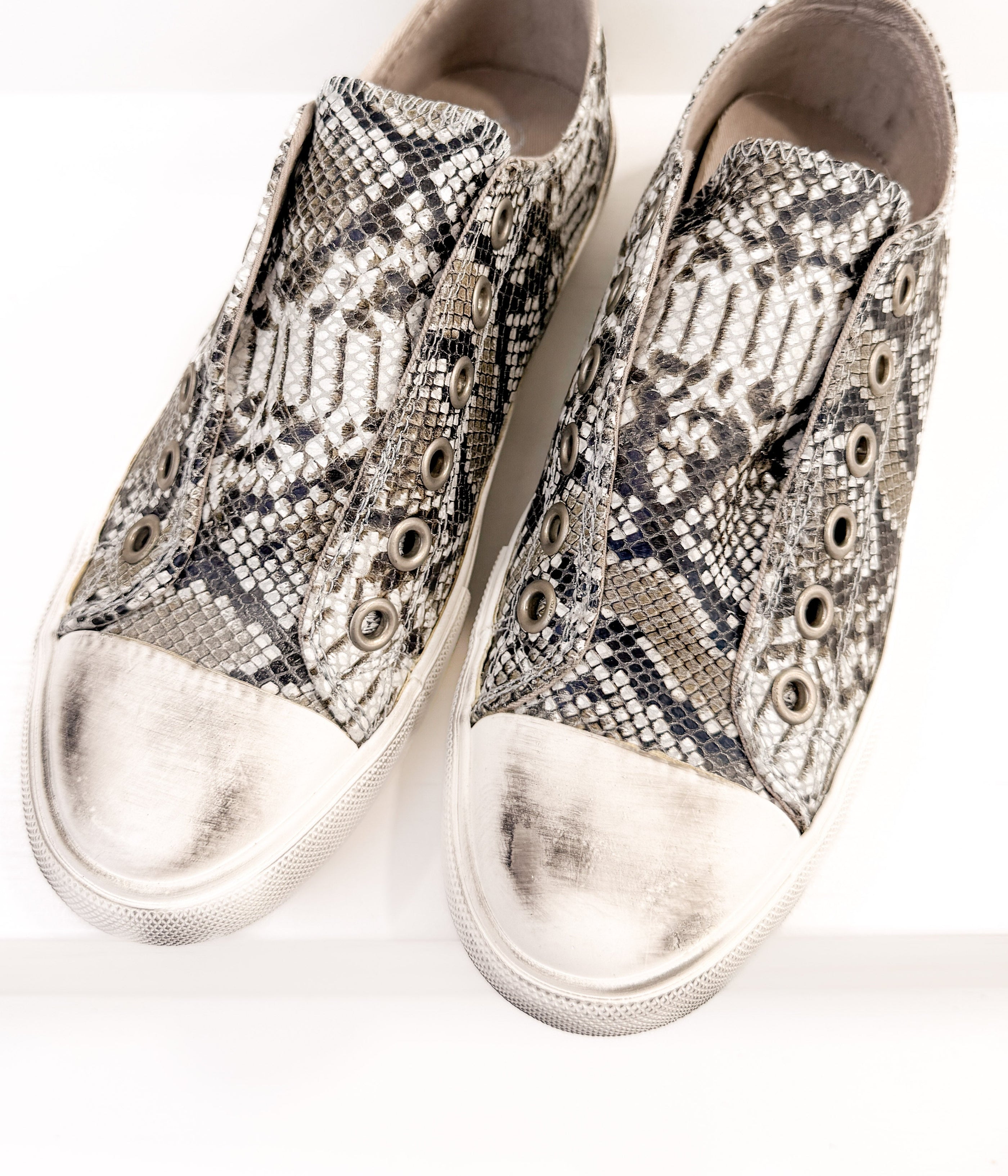 Wildlife Sneakers - Glamourous Grace