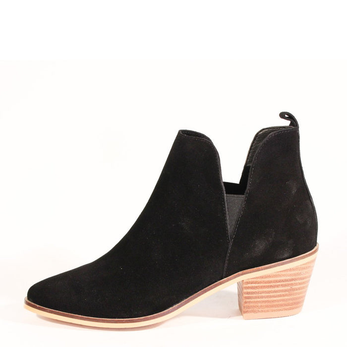 William Heeled Chelsea Boots - Glamourous Grace