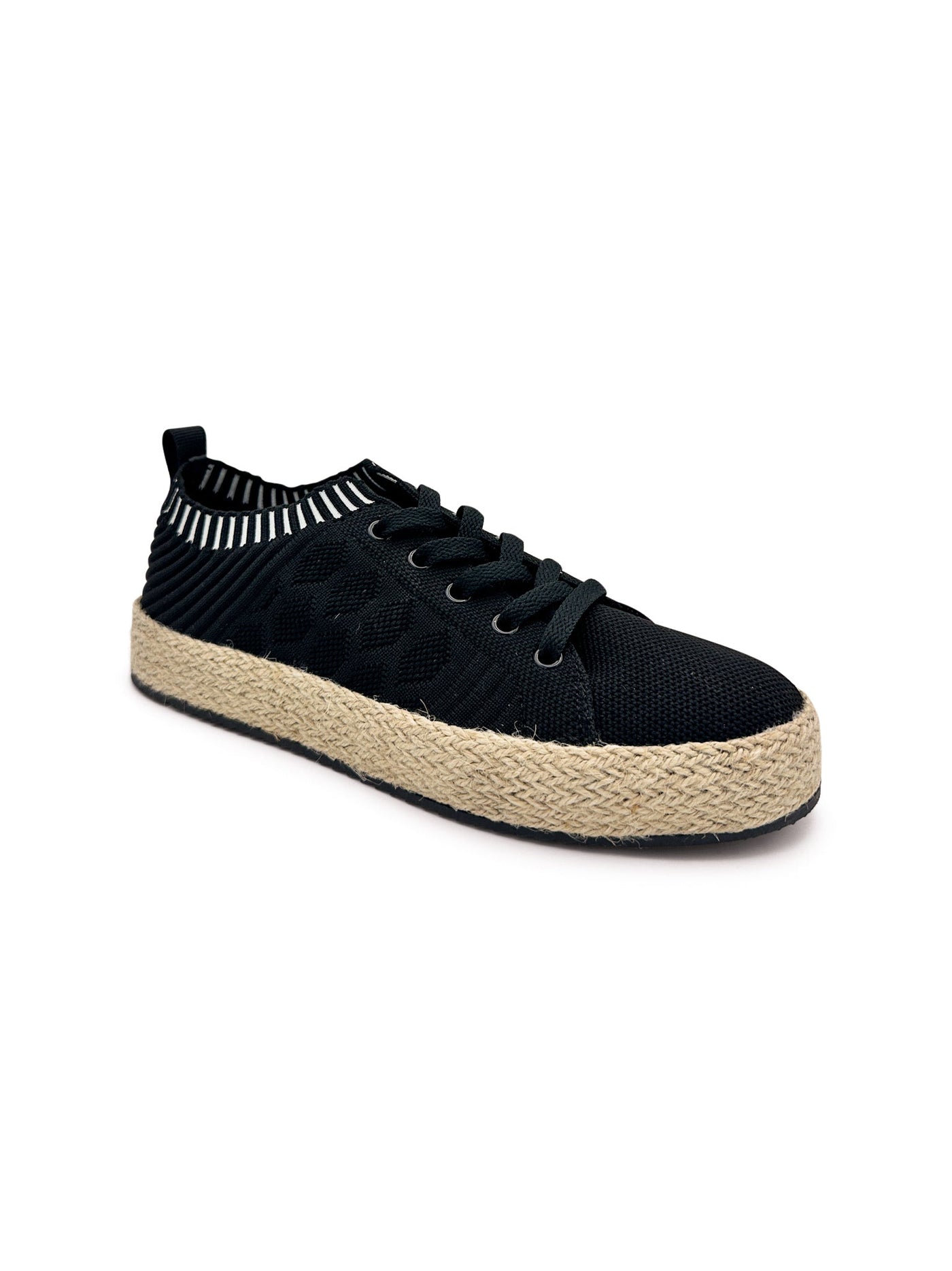 Yaras Sneakers in Black - Glamourous Grace